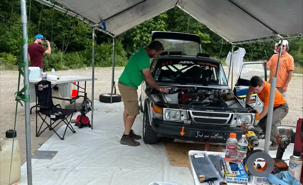 working on eeuroparts saab 900 rallyho! motorsports