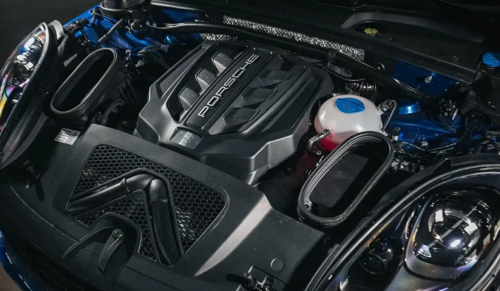 Porsche macan engine compartment