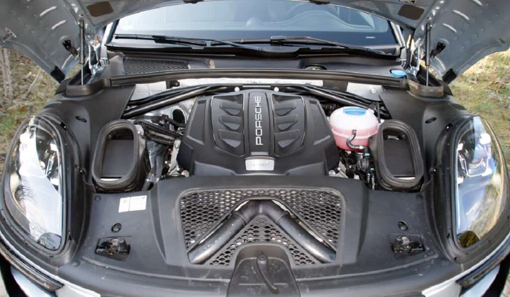 Porsche Macan engine bay