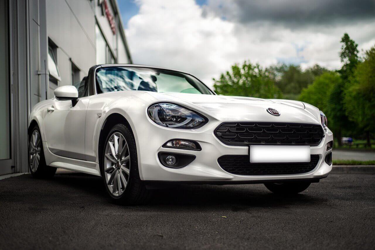 With this 1.4-liter MultiAir engine that is the only option available, the 124 Spider feels slightly underwhelming.